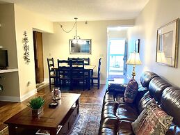 204 2-Bedroom 2 Home by RedAwning