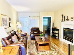 204 2-Bedroom 2 Home by RedAwning