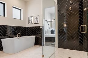 The Beach Front 2.0 7 Bedroom Home