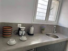 Sabbia Apartments 100m from Perissa Beach