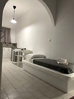 Sabbia Apartments 100m from Perissa Beach