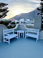 Sabbia Apartments 100m from Perissa Beach