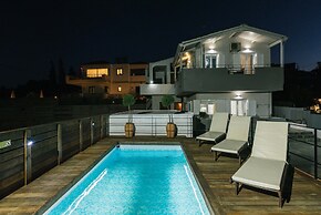 ---Ammira Mare--House near sea with pool