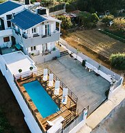 ---Ammira Mare--House near sea with pool