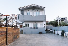 ---Ammira Mare--House near sea with pool