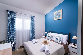 ---Ammira Mare--House near sea with pool