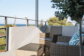 ---Ammira Mare--House near sea with pool