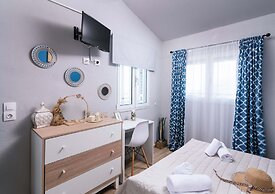 ---Ammira Mare--House near sea with pool