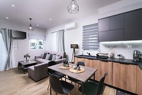 ---Ammira Mare--House near sea with pool