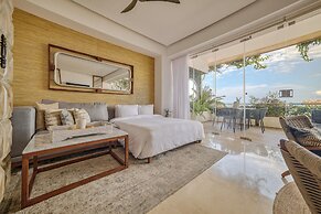 Maxwell Collection Romantic Zone