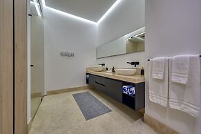 Maxwell Collection Romantic Zone