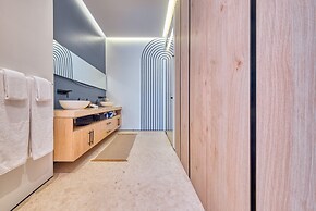 Maxwell Collection Romantic Zone