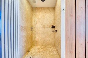 Maxwell Collection Romantic Zone