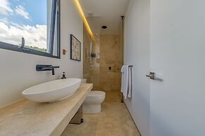 Maxwell Collection Romantic Zone