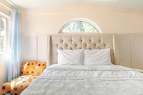 The cloud room At Csompo Silver Manor