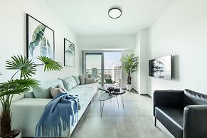 Opulent Ease 2BR Apt in Midtown