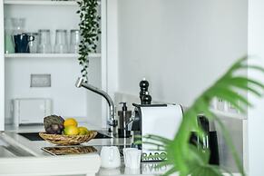 Opulent Ease 2BR Apt in Midtown