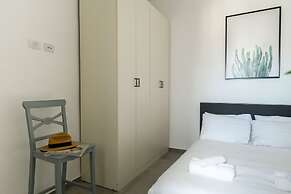 Opulent Ease 2BR Apt in Midtown