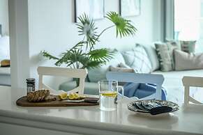 Opulent Ease 2BR Apt in Midtown