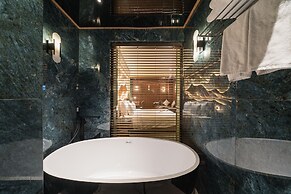 La Passion Premium  Cau Go Hotel