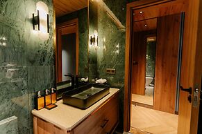 La Passion Premium  Cau Go Hotel