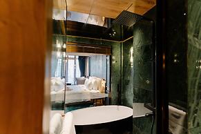 La Passion Premium  Cau Go Hotel