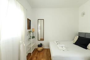 Stylish 2BD Bauhaus Apt w Balcony