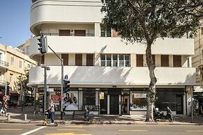 Stylish 2BD Bauhaus Apt w Balcony