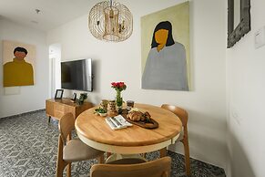 Stylish 2BD Bauhaus Apt w Balcony