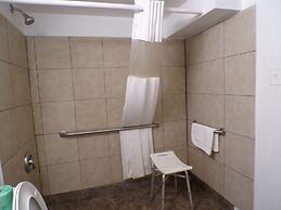 REGAL 8 INN & SUITES