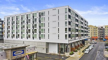 Urban Loft in Redmond Core