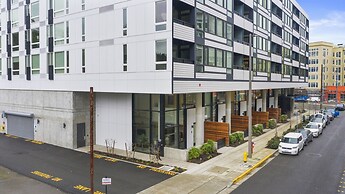 Urban Loft in Redmond Core