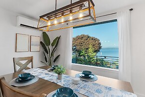 Views Seclusion & Cozy Island Comfort