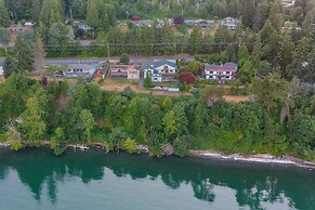 Views Seclusion & Cozy Island Comfort