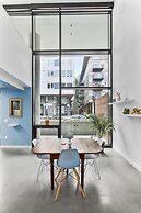 Posh Lofty Pad in Central Redmond (94695486)