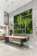 Posh Lofty Pad in Central Redmond (94695486)