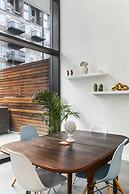 Posh Lofty Pad in Central Redmond (94695486)