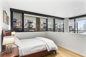 Airy and Open Corner Loft - 92 Walkscore