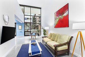 Open Loft in Redmond Core - 92 Walkscore