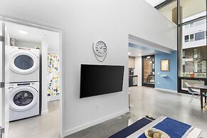 Open Loft in Redmond Core - 92 Walkscore