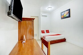 Super OYO 3702 Homestay Bougenville Syariah
