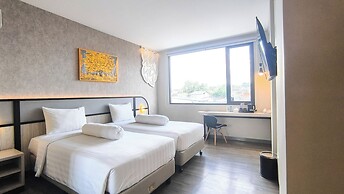 Front One Gosyen Hotel Salatiga