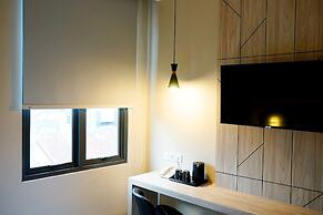 Front One Gosyen Hotel Salatiga