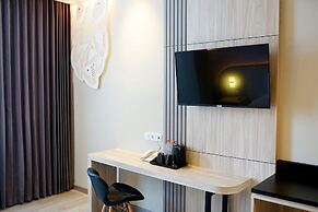 Front One Gosyen Hotel Salatiga