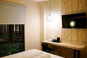 Front One Gosyen Hotel Salatiga