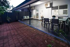 ZEN GARDEN - 2 BR Cozy Modern Design Apt