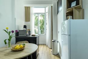 Charming Studio Apartment with kitchen