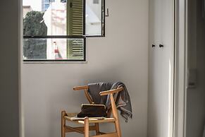 Artistic 2BD Apt w Balcony on Montefiore