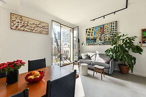 Artistic 2BD Apt w Balcony on Montefiore