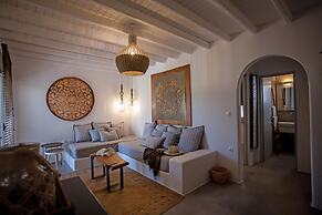 Nur Mykonian Suites
